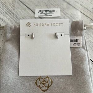 Kendra Scott • Lola Silver Stud Earrings*
NWT